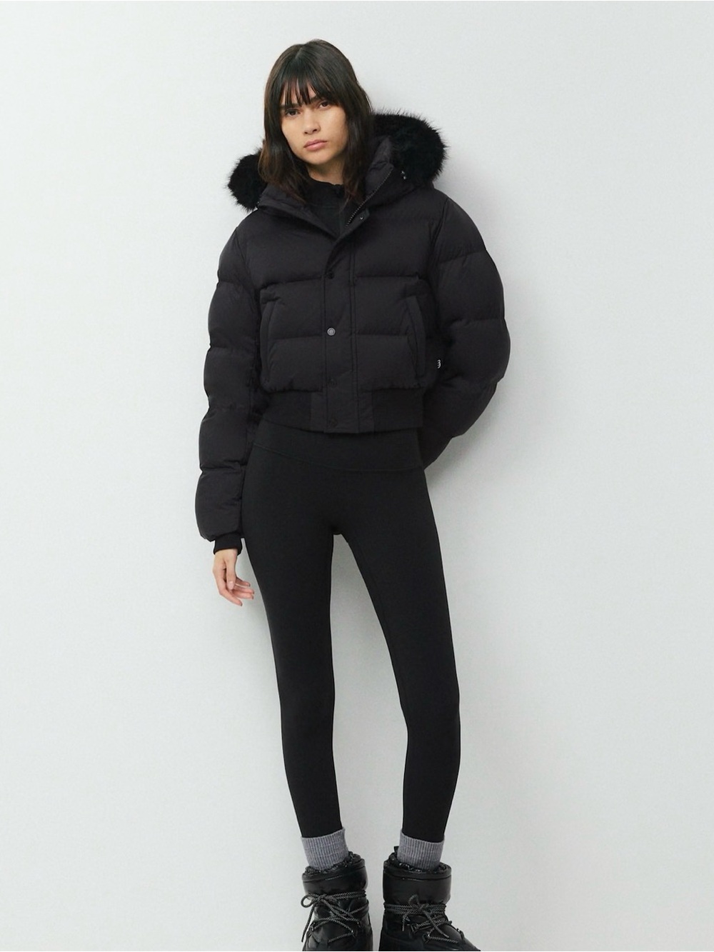 **SOLD**✨Aritzia Super Chalet Puff 800 fill Black Winter Puffer Jacket - Picture 2 of 13